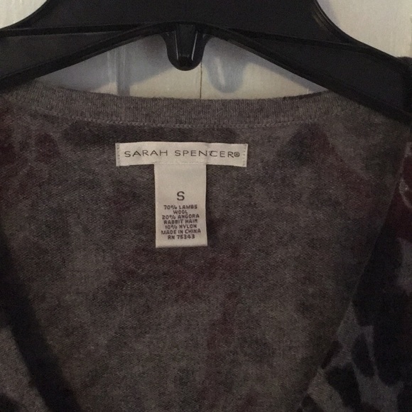 Beautiful extra soft cardigan sweater - Picture 2 of 3